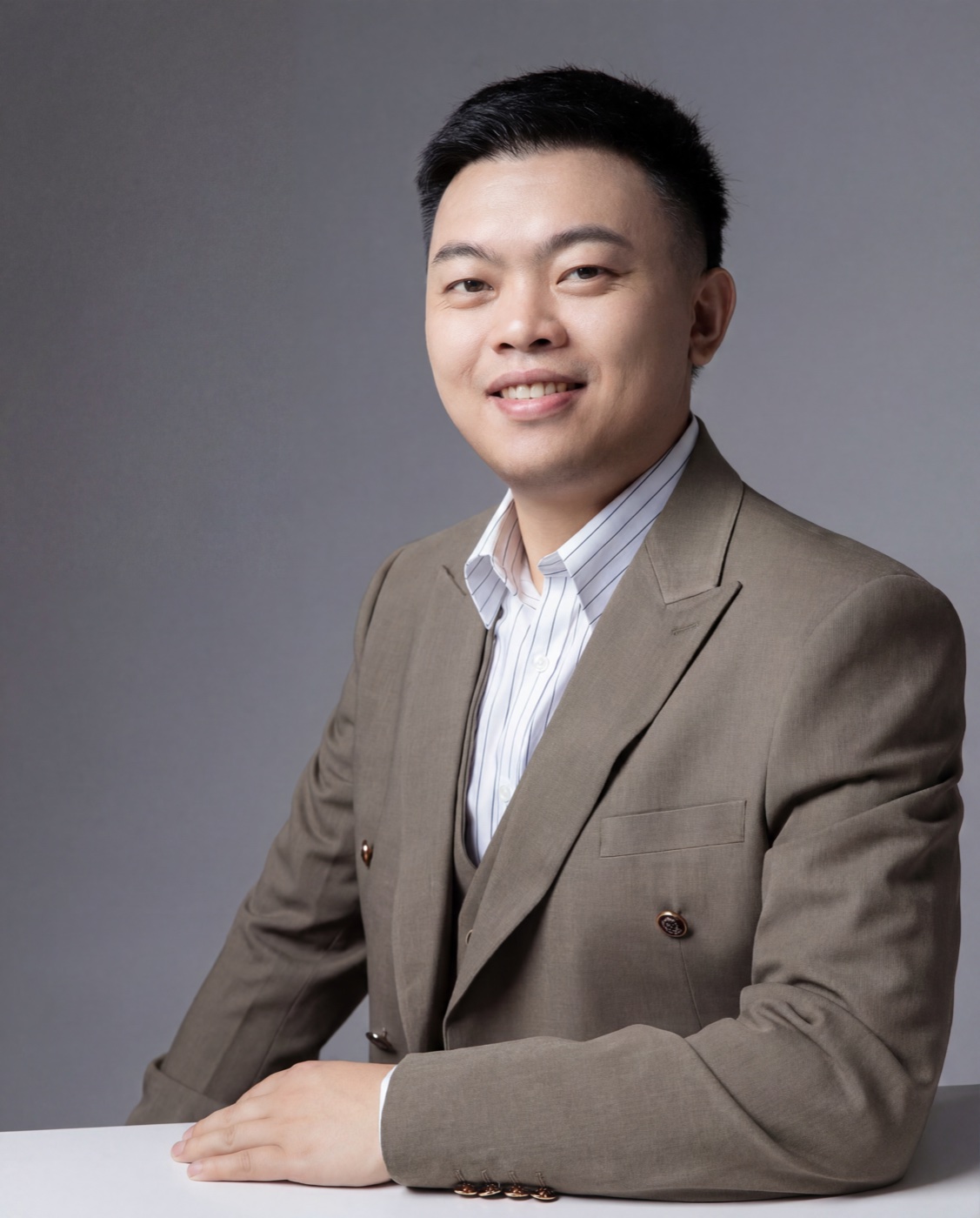 叶建周 · 周周企业AI创始人